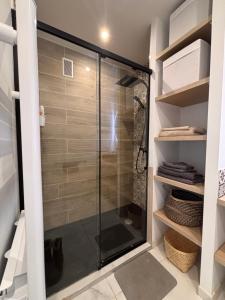 Appartements Front de mer,plage, piscine, parking : photos des chambres
