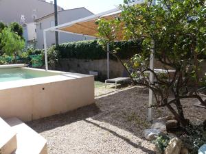 maison de famille, 5mn du vieux port, calme absolu