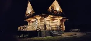 Królowo Chatka Na Budzu - Czerwienne