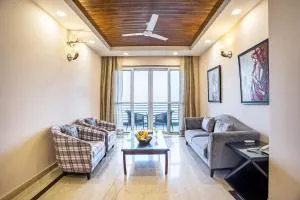 Alaya Stays Skyline Grove Stylish 3BHK Apt with Lift & Scenic Views - Baddi