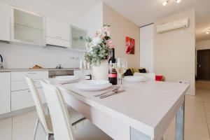 Tropea Court 2BED Penthouse in Sliema by Homely