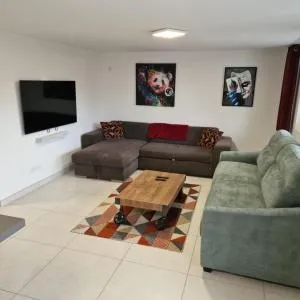 Spacieux et Calme avec parking gratuit - Yzeron