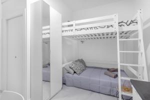 ARQ16 - Duomo-Loreto - Central - Modern