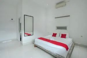 RedDoorz near Ubud Village - Darmasaba