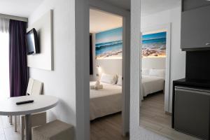 Two-Bedroom Apartment room in Aparthotel Miami Park