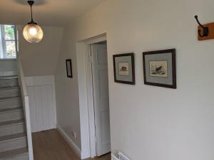 Unwind at Hilltop Farm Cottage with Valley Views