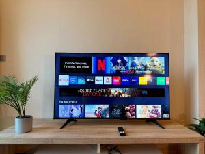 City Skyline 2Bedroom 4pax W District, Pool, Gym, 200m BTS Phra Khanong