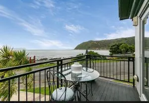Spectacular Ocean View Retreat - Plimmerton