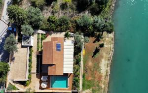 Villa Unalome Seafront Luxury