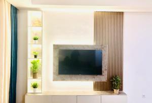 Monaara Lesuire Colombo 3