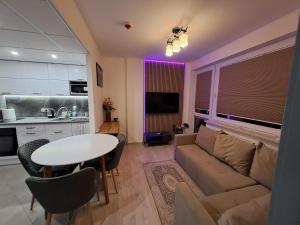 Warsaw Smart Apartment with Parking