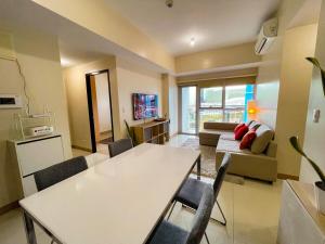 Exquisite 2BR Corner Suite with Sunset, Okada View