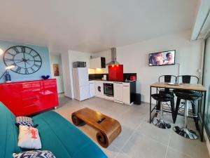 T3 climatisé, face plage de Canet Sud, double parking, WIFI, Linge et ménage inclus