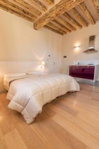 Großes Doppel-/Zweibettzimmer