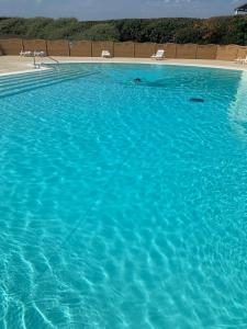 PAMPLEMOUSSE 2 - Appartement avec piscine, vue mer, proche golf