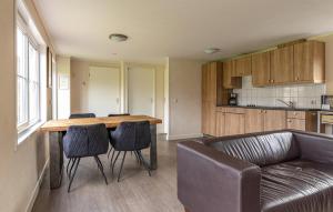 Beautiful Home In Wagenborgen With Wifi