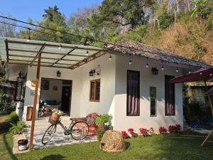 Napa White Villa river front