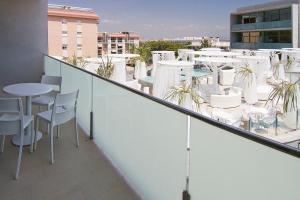 Apolo Suites Rentalmar
