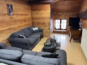 Maisons de vacances Gite de Bellevue avec piscine interieure privative : photos des chambres