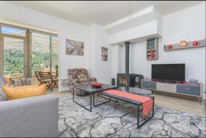 Yara's 2BR Terrace Retreat