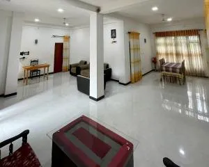 Windy's Villa - Kamburugamuwa