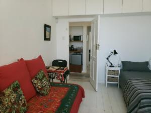 Great sea view, two room private suite in Kalk Bay
