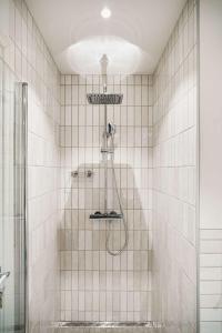 DINBNB Homes l Charming 2-Bedroom Home by the Sea Cozy