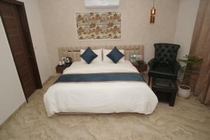 Hotel Chandigarh Heights - Airport Road Manali Highway Transit Hotel