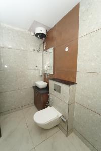 Hotel Chandigarh Heights - Airport Road Manali Highway Transit Hotel