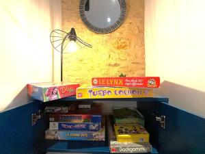 Maisons de vacances PETIT PARADIS DE BARAN Romantic stone cottage with hot tub near Sarlat : photos des chambres