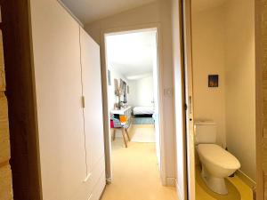 Maisons de vacances PETIT PARADIS DE BARAN Romantic stone cottage with hot tub near Sarlat : photos des chambres