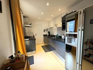 Maisons de vacances PETIT PARADIS DE BARAN Romantic stone cottage with hot tub near Sarlat : photos des chambres