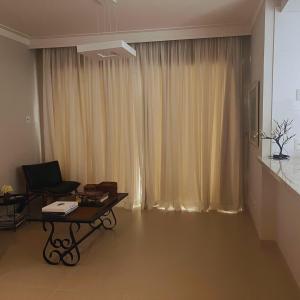 2 minutos a pé da praia! Módulo 7, pé na grama, completo!