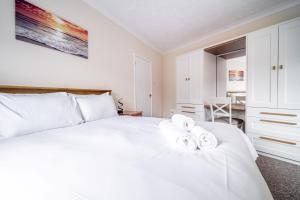 Swift Host - 2 Bedrooms - Apartment - Balcony - Central - River Views