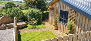 Honeysuckle Cabin - 3hvězdičkové hotely ve městě Redruth