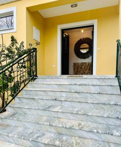 SunBreeze-Beachfront Luxury Villa 5 Bed 4 bath-Sleeps 10