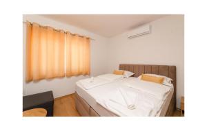 Stunning Home In Supetar