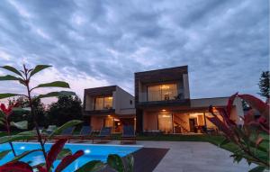 Amazing Home In Oroslavje With Sauna