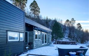 Cozy Home In Øydegard