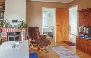 Cozy Home In Rönnäng With Wifi