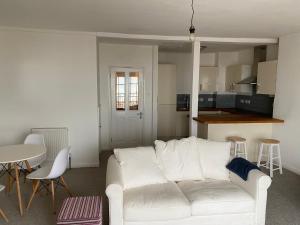 One bedroom sea view sea front apartment