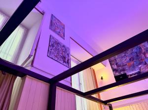 Latelier - mostra sospesa