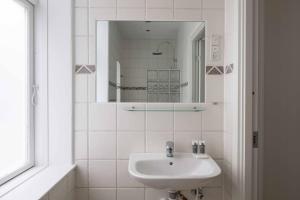 Stylish and Bright 2 Bedroom in CPH N