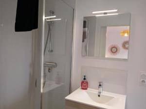 Appartements Les studios de la gare linge cafe the inclus wifi : photos des chambres