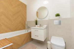 Stylish Apartment Zdziechowskiego with Parking & Home Office by Noclegi Renters