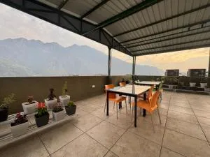 Back Stayz Laxman Jhula - Рішикеш