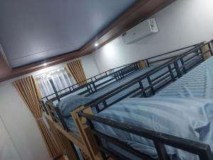 Nhà hàng, nhà nghỉ Hoàng Huy