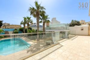 Spacious 4BR Villa with Private pool, parking & BBQ by 360 Estates