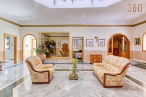 Spacious 4BR Villa with Private pool, parking & BBQ by 360 Estates