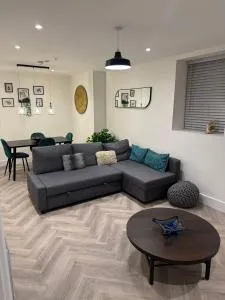 BRIGHT & SPACIOUS Apartment, ST ALBANS CITY CENTRE, PRIME LOCATION, Walk to TRAIN STATION, Allocated PARKING SPACE - 伦敦科尔尼